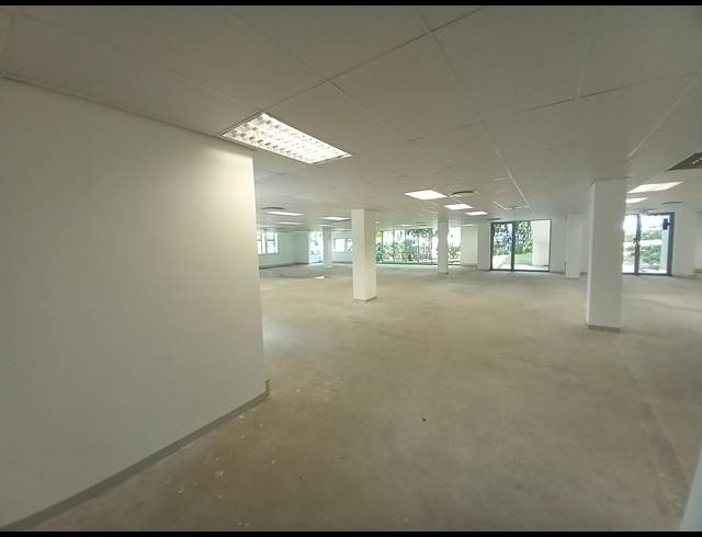 674M² OFFICE TO LET IN BRYANSTON